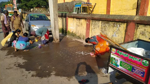 துப்புரவு பணியாளர்கள்