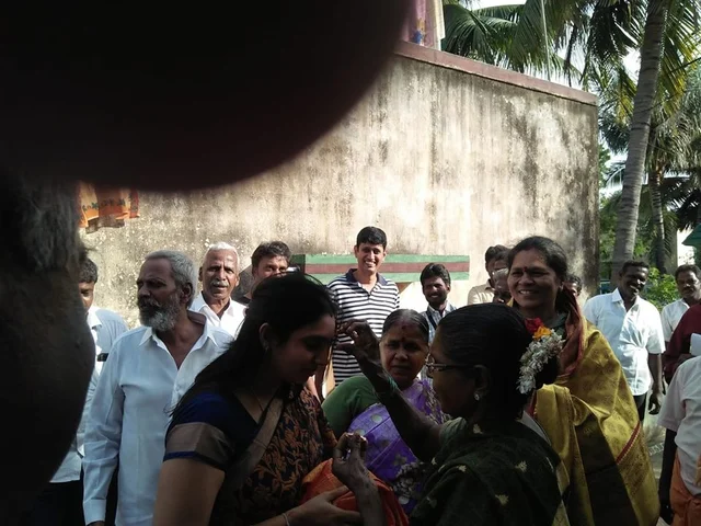 பெண் விவசாயி ரேகா
