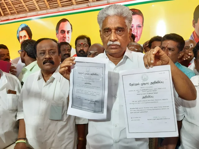 இரண்டு சான்றிதழ்களுடன் எம்.எல்.ஏ ராமசாமி