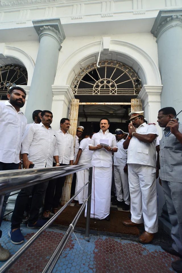 கவர்னர் உரையை தி.மு.க-வினர் புறக்கணித்து வெளிநடப்பு