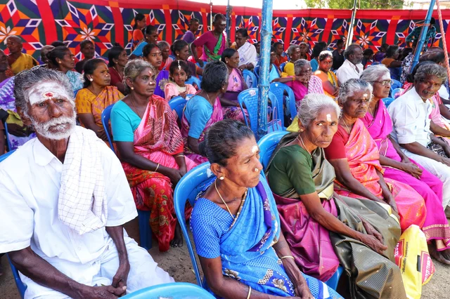 பொங்கல் விழாவில் கலந்து கொண்ட முதியவர்கள்...