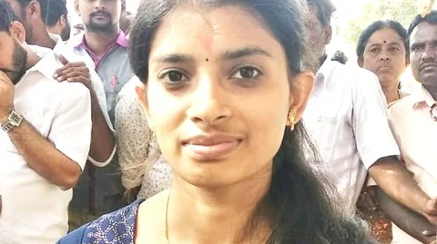 கல்லூரி மாணவி சந்தியா ராணி