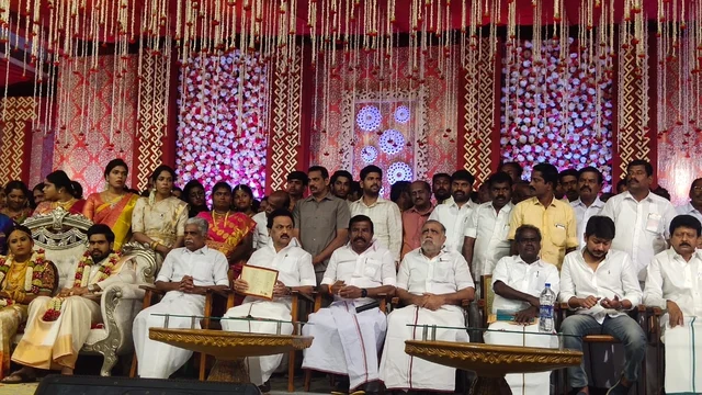 திருமண விழாவில் ஸ்டாலின், திவாகரன்
