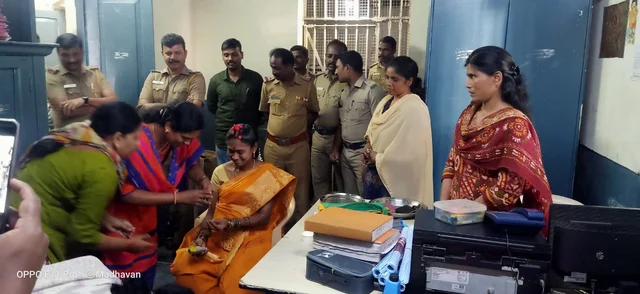 `காவல் நிலையத்தில் நடந்த வளைகாப்பு!’ - சேலம் பெண் காவலரை நெகிழ வைத்த சென்னை காவலர்கள்