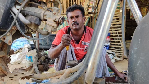 மெக்கானிக் ஷாப் சீனிவாசன்!