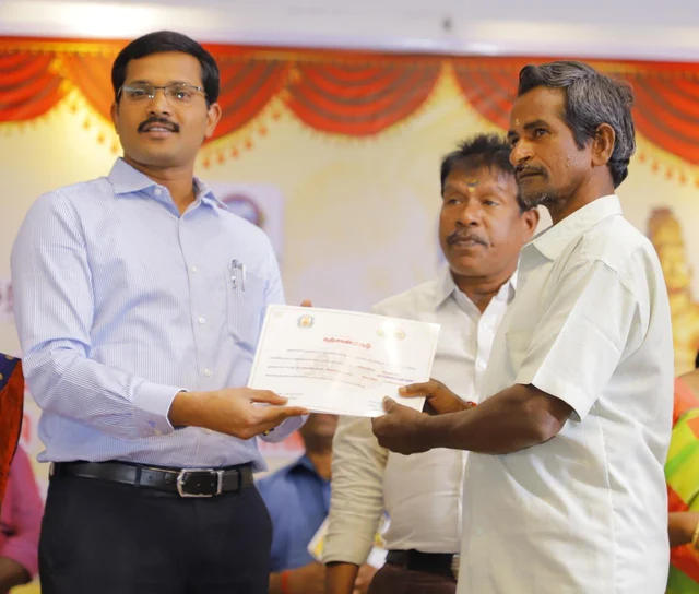 பாராட்டு விழாவில் கலெக்டர்