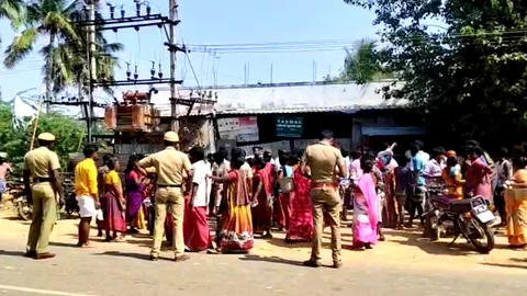 டாஸ்மாக் கடை பார் முற்றுகை