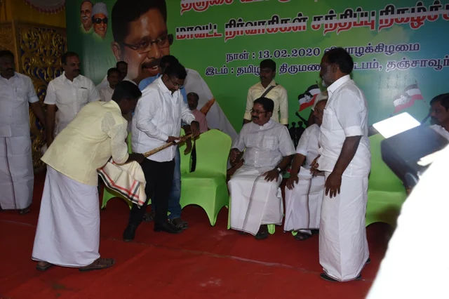 தினகரன்