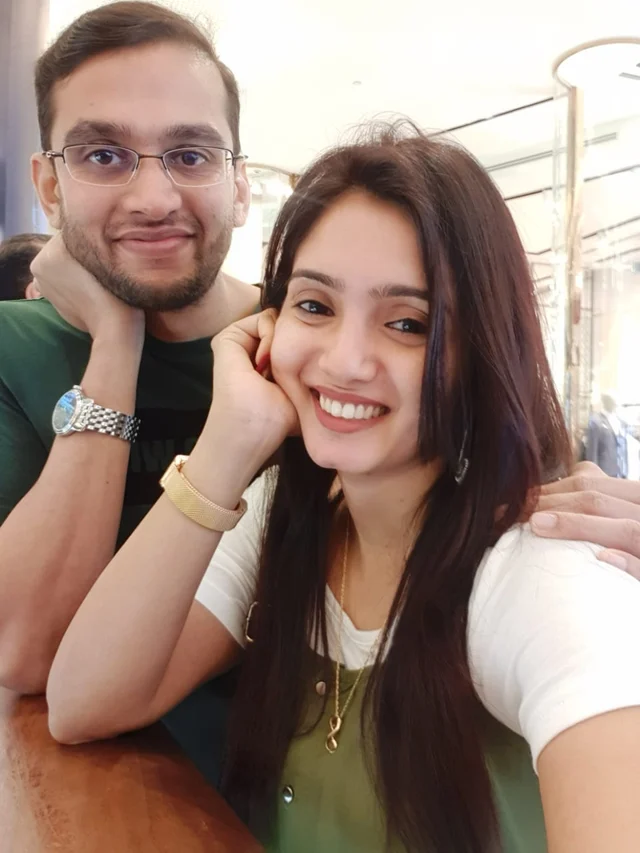 serial actress srithika and her husband