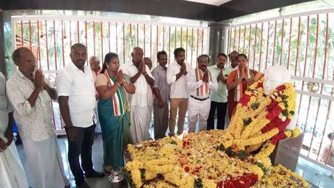 தாணுலிங்கநாடார் நினைவிடத்தில் அஞ்சலி செலுத்திய வசந்தகுமார்