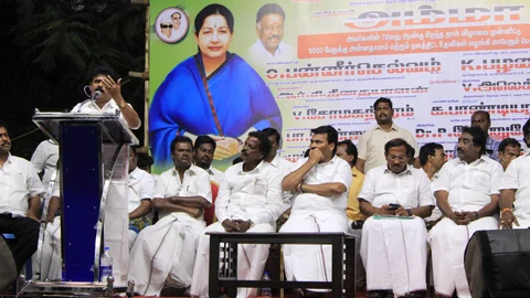 ஆவடியில் நடந்த ஜெயலலிதா பிறந்தநாள் கூட்டம்