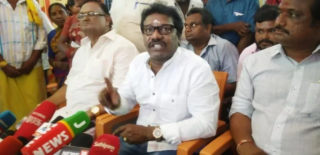 நடிகர் கருணாஸ்