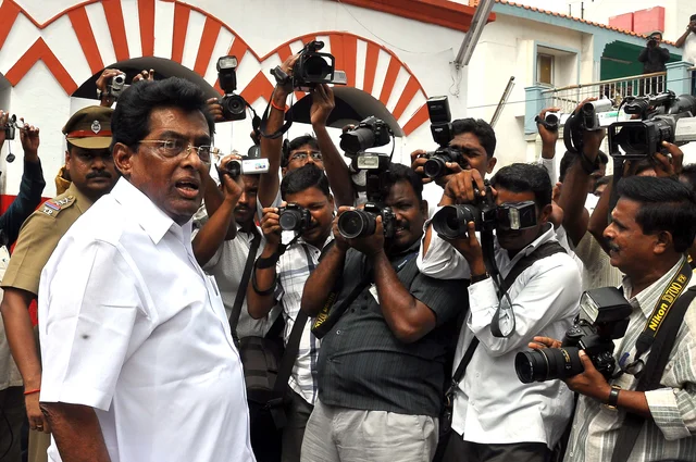 வீரபாண்டி ஆறுமுகம்