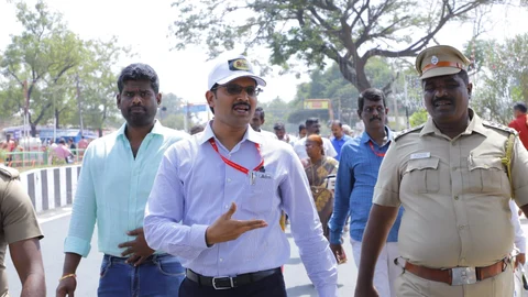 பெரியகோயிலில் கலெக்டர்