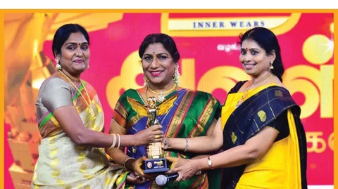 அவள் விகடன் விருதுகள் மேடை