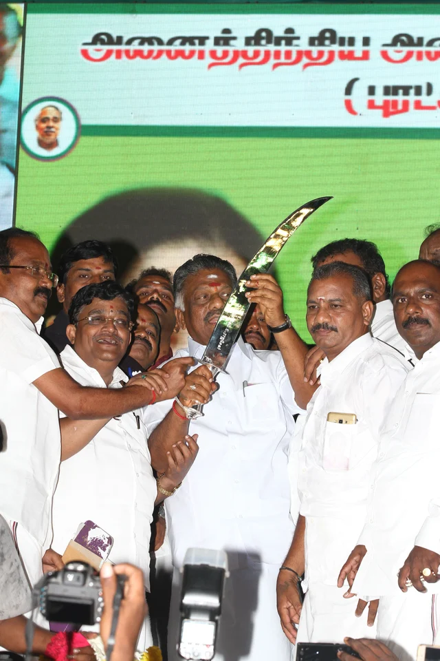 பன்னீர்செல்வம்