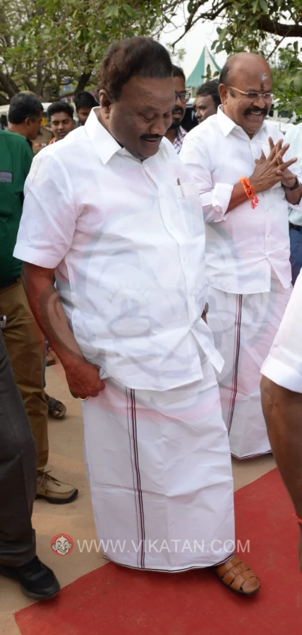 திண்டுக்கல் சீனிவாசன், பொள்ளாச்சி ஜெயராமன்