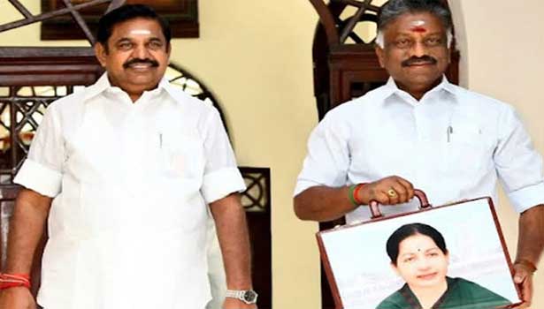 எடப்பாடி பழனிசாமி- பன்னீர்செல்வம் பட்ஜெட் தாக்கல் செய்ய வந்தபோது