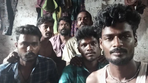 கேரளாவில் தவிக்கும் தமிழக இளைஞர்கள்