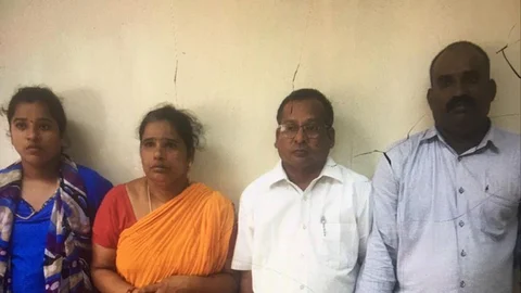 கோபிகிருஷ்ணனின் குடும்பத்தினர்