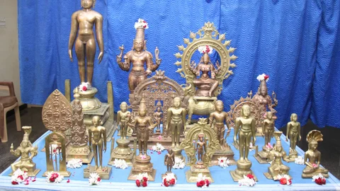 மீட்கப்பட்ட சிலைகள்