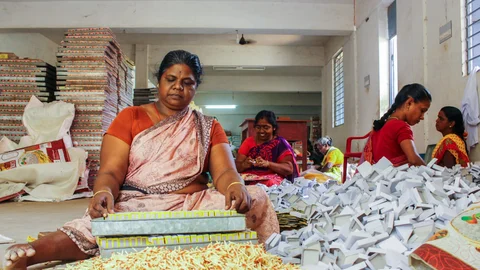 தீக்குச்சி அடுக்குதல்