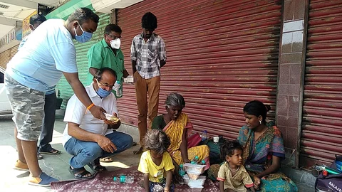 உணவு வழங்குதல்