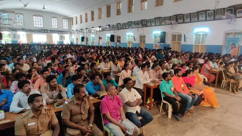 போட்டித் தேர்வுகளுக்கான ஆலோசனை முகாம்