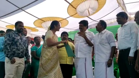 பதில் கூறும் அமைச்சர் செல்லூர் ராஜு
