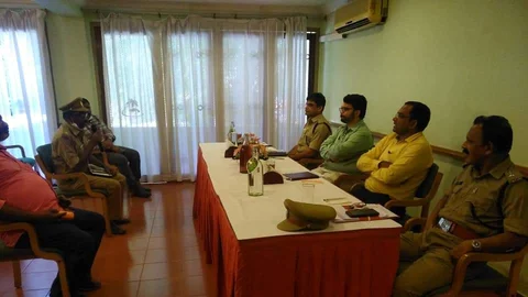 திருவனந்தபுரம், குமரி மாவட்ட கலெக்டர்கள் நடத்திய ஆலோசனை