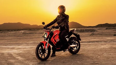 ரிவோல்ட் RV400