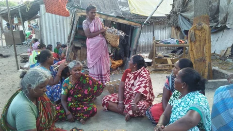 காசிமேடு பகுதியில்...