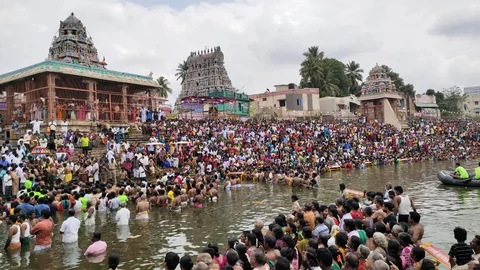 மகா மக குளத்தில் மாசி மகத் தீர்த்தவாரி