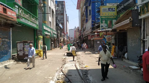 வெறிச்சோடிய சென்னை