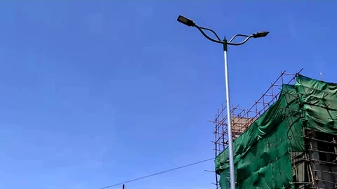 மின்விளக்குக் கம்பங்கள்