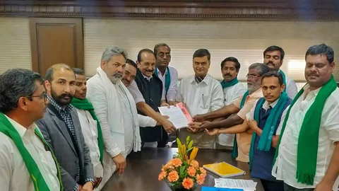 மனுக்கொடுத்த விவசாயிகள்