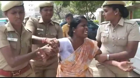தீக்குளிக்க முயன்ற ஜெயந்தி