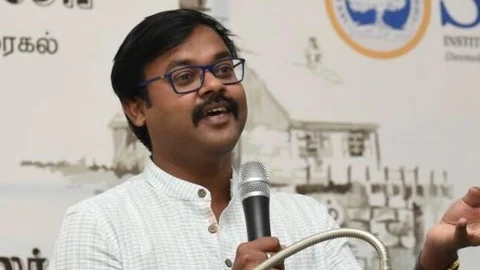 கலெக்டர் விஜய கார்த்திகேயன்