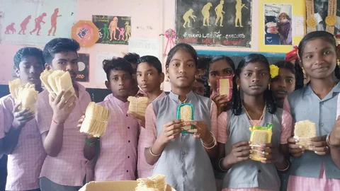 அரசுப் பள்ளி மாணவர்கள்