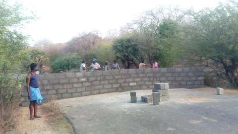 தமிழக எல்லையில் தடுப்புச்சுவர்