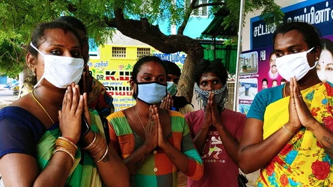 பாதிக்கப்பட்ட திருநங்கைகள்
