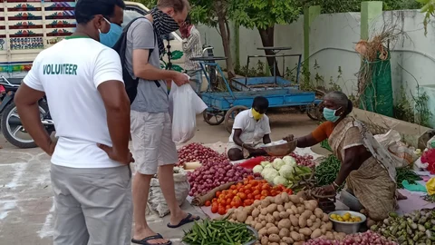 தன்னார்வலர்களை நெகிழ வைத்த ஜெர்மனிக்காரர்