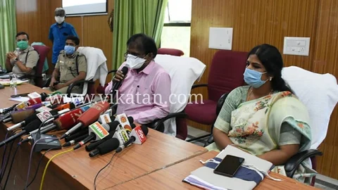 சிறப்பு அதிகாரி கருணாகரன் மற்றும் ஆட்சியர் ஷில்பா