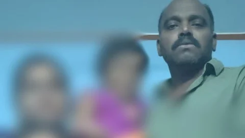 குடும்பத்தினருடன் சுவாமிநாதன்