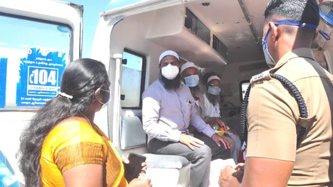குணமடைந்தவர்களை வரவேற்ற ராணிப்பேட்டை கலெக்டர்