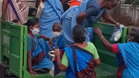 மாநகராட்சி வாகனம்