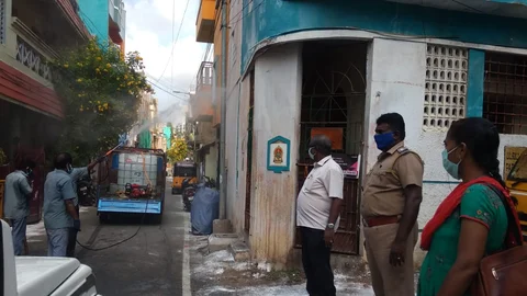 கொரோனாவால் சீல் வைக்கப்பட்ட வேதகிரி தெரு