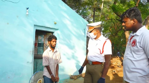 வெங்கடேஷூக்கு உதவும் கார்த்திகேயன்
