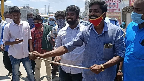 பிடிபட்ட விஷப்பாம்பு