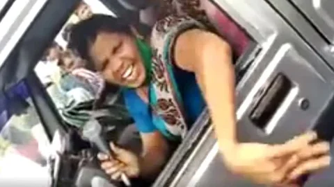 வட்டாட்சியர் கவிதா